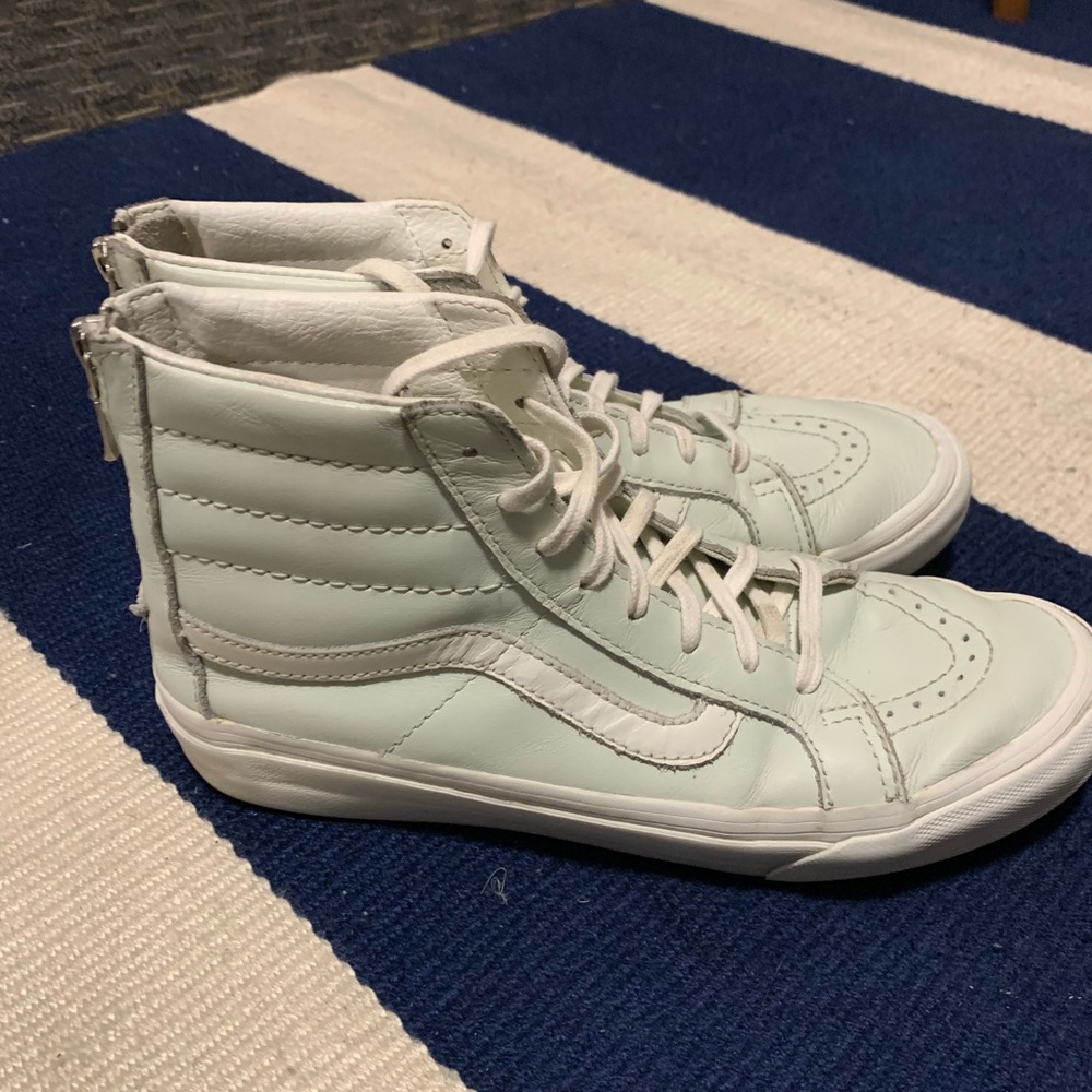 Women’s leather vans size 7 1/2
